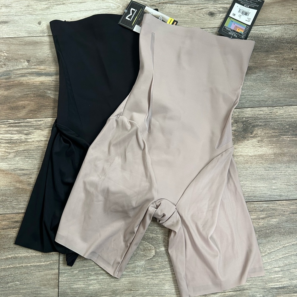 Maidenform bundle of 2 - Black and Beige Shapewear shorts